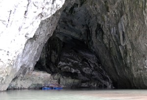 Puong Cave Ba Be Entrance